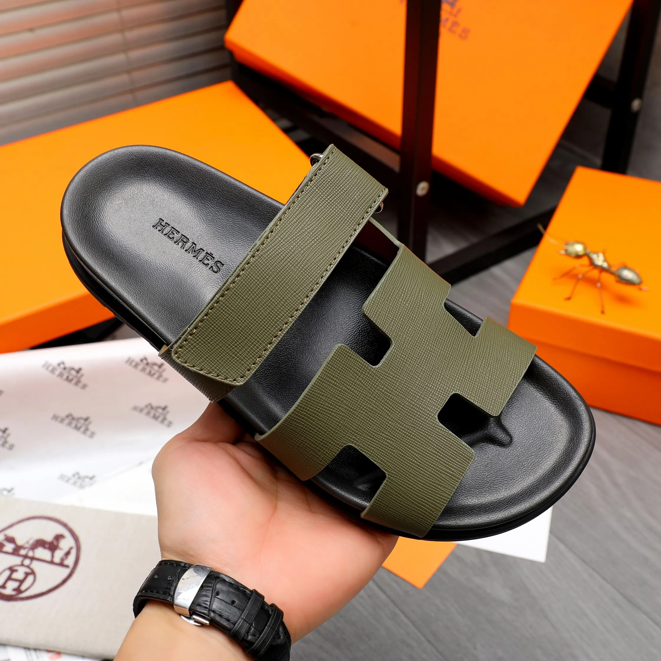 Men's shoes 💰340 Product trademark: Hermes "Hermes" Couple's slippers Regular size: 36-46 Product material: Selected vertical grain cowhide upper, microfiber lining, original outsole